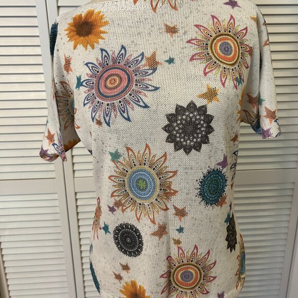 Pretty Colourful Lightweigh Sweater: Size S - Picture 11 of 12